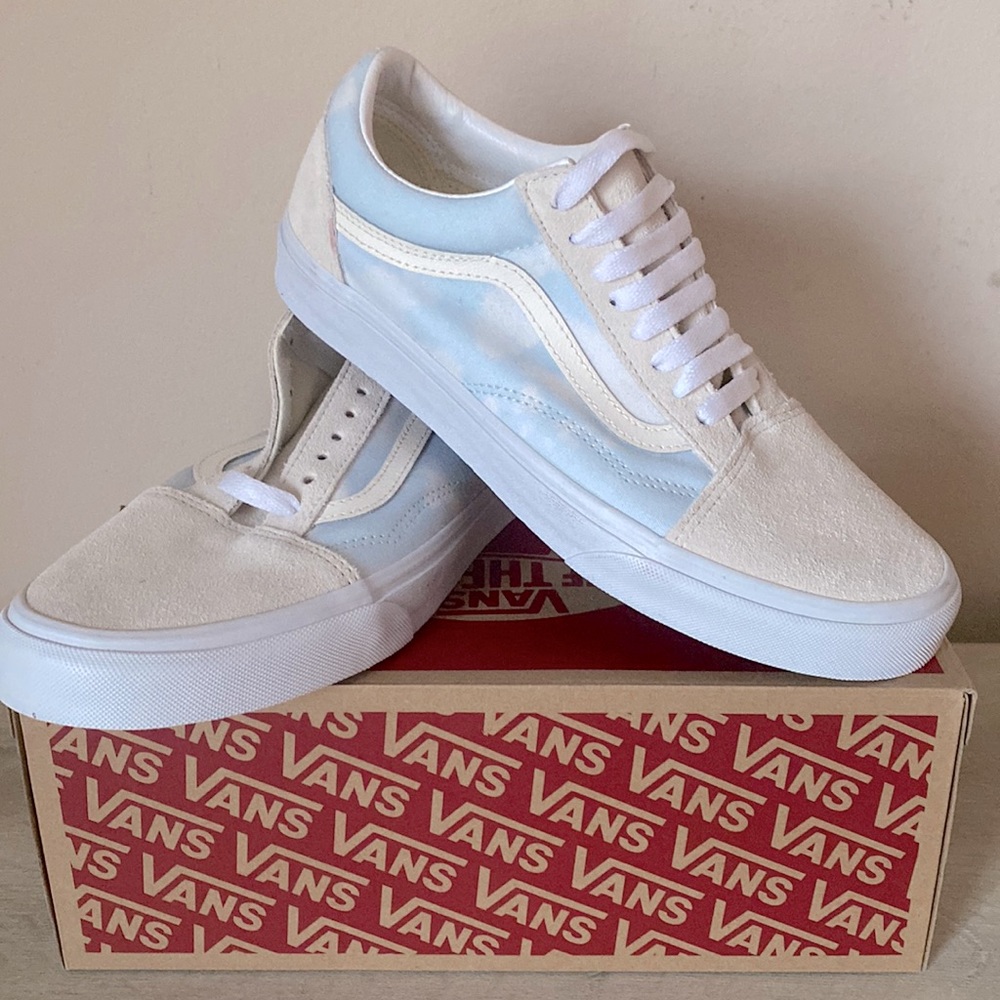 New Vans shoes women’s 10 Ivory Cloud print Neww box